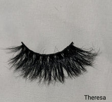Load image into Gallery viewer, Theresa (7953632067807)